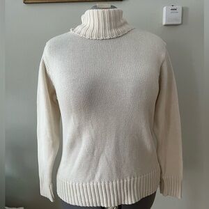 Vintage Elegant Off-White Turtleneck Sweater
